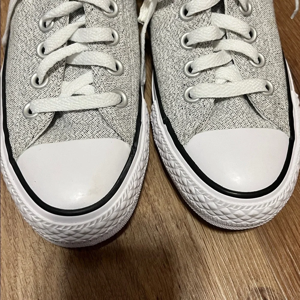 Converse heathered gray lo top sneakers, NWOT, size 7